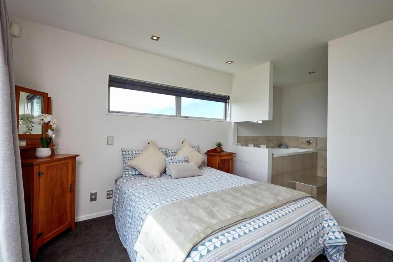 Bellbird Scenic Retreat - Views Of Alps And Ocean Villa Kaikoura Exterior photo